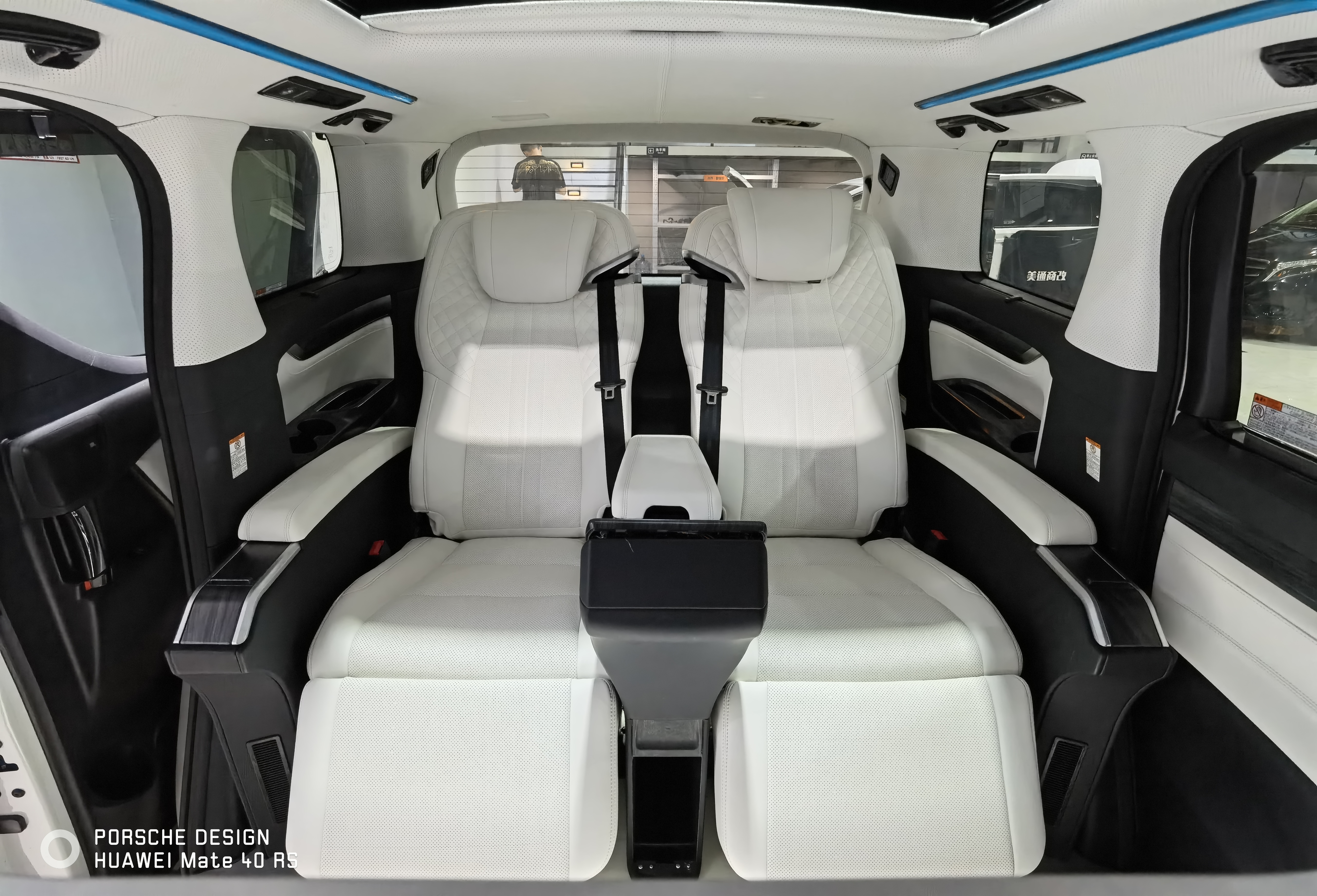 HWHongRV microbus vip car полная перегородка с телевизором для лимузина-фургона