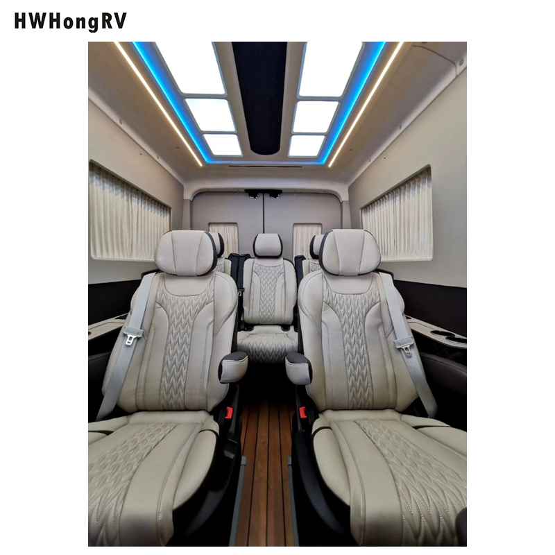 Окно кемпера HWHongRV. Оконные шторы Sunguard RV также подходят для прицепа.